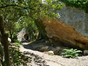 Agios Thomas Roman Tombs  - CRETE