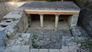 Royal Temple Tomb - Knossos  - CRETE