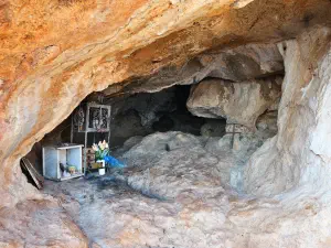 Cave of Agios Iosif Gerontogianni  - CRETE