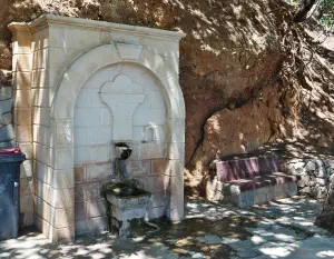 Pigi Mesa Milou Zakros  - CRETE