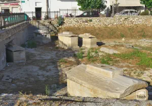 Ancient Cemetery Vitzi  - PAROS