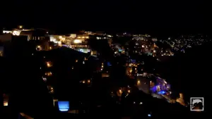 Oia  - SANTORINI