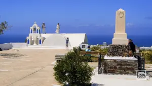 Oia  - SANTORINI