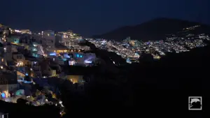 Oia  - SANTORINI