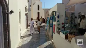 Oia  - SANTORINI