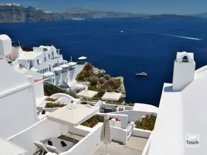 Oia  - SANTORINI