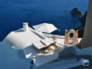Oia  - SANTORINI