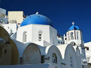 Oia  - SANTORINI