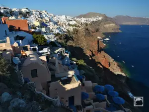 Oia  - SANTORINI