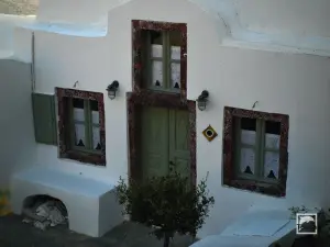 Oia  - SANTORINI