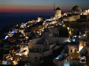 Oia  - SANTORINI