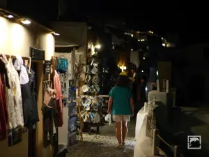 Oia  - SANTORINI