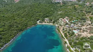 Elia Beach  - MEGANISSI
