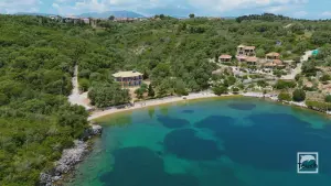 Elia Beach  - MEGANISSI