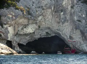 Papanikolaos Cave  - MEGANISSI