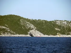 Papanikolaos Cave  - MEGANISSI